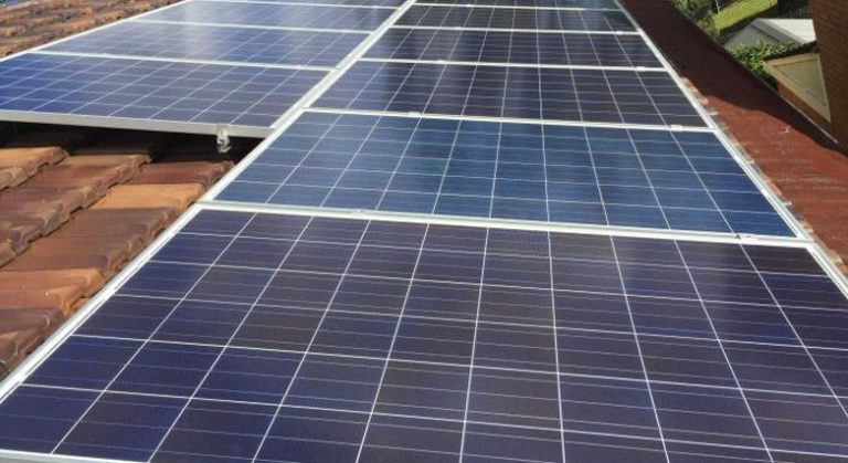 7 easy ways to clean your solar panels at home

