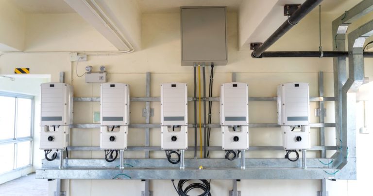   How do solar batteries work?  - CNET

